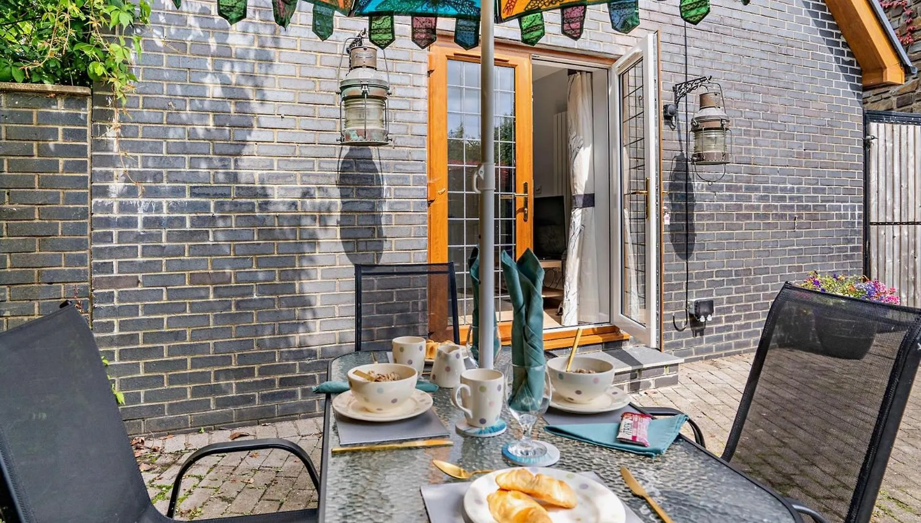 2 Bed In Gower 95129 Villa Penclawdd